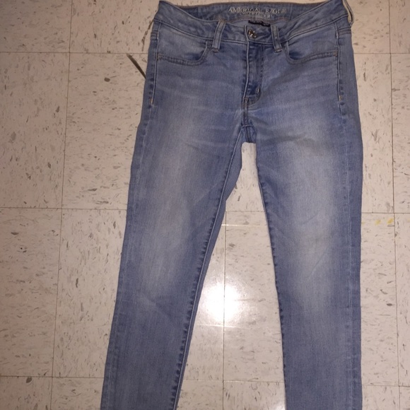 Light Washed Jeans - Picture 1 of 2